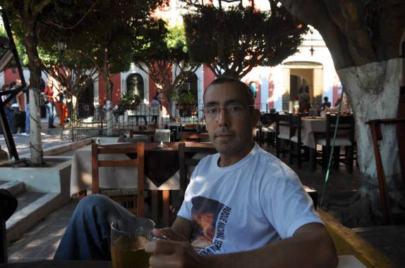 Tranquilidade na delicioza Plaza Machado, no centro histórico de Mazatlán, no México